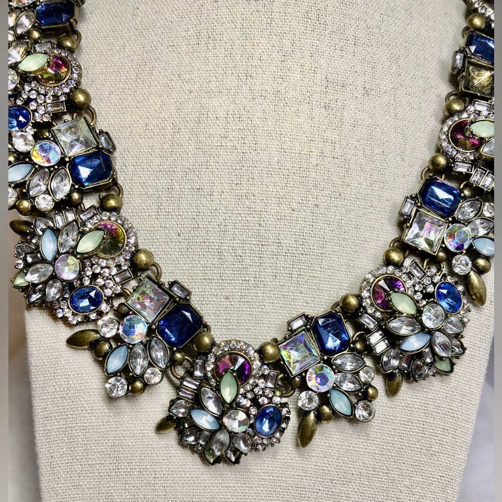Natasha Couture Floral Necklace + Bonus - Picture 8 of 14